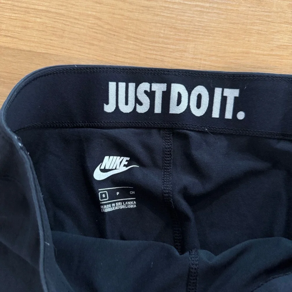 Nike‎ Just Do It Black Leggings Metallic Logo Womens Small Activewear